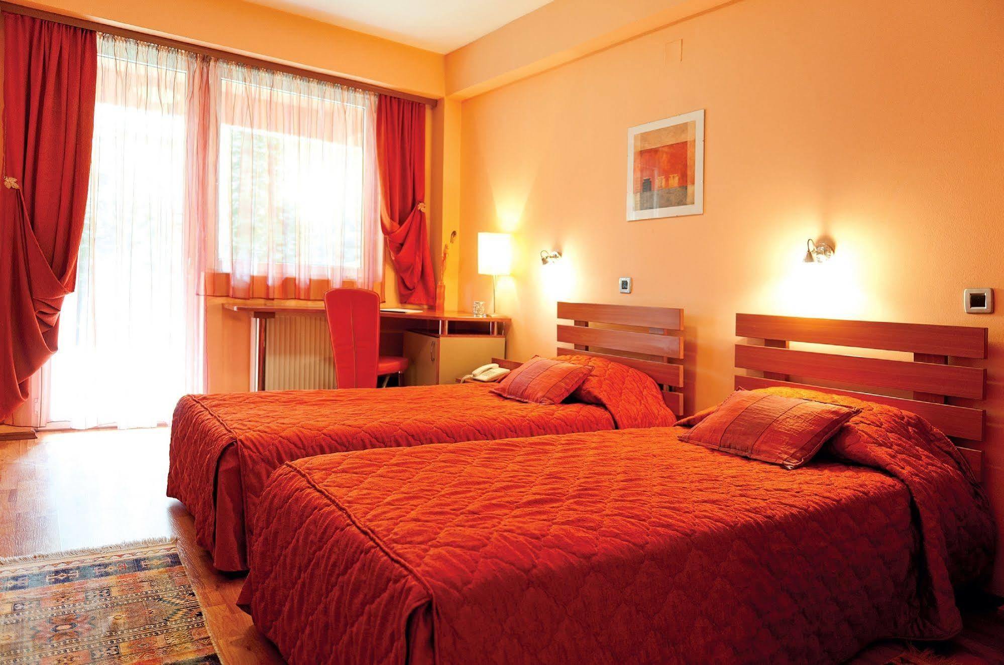 Leonardo Hotel Skopje Ngoại thất bức ảnh