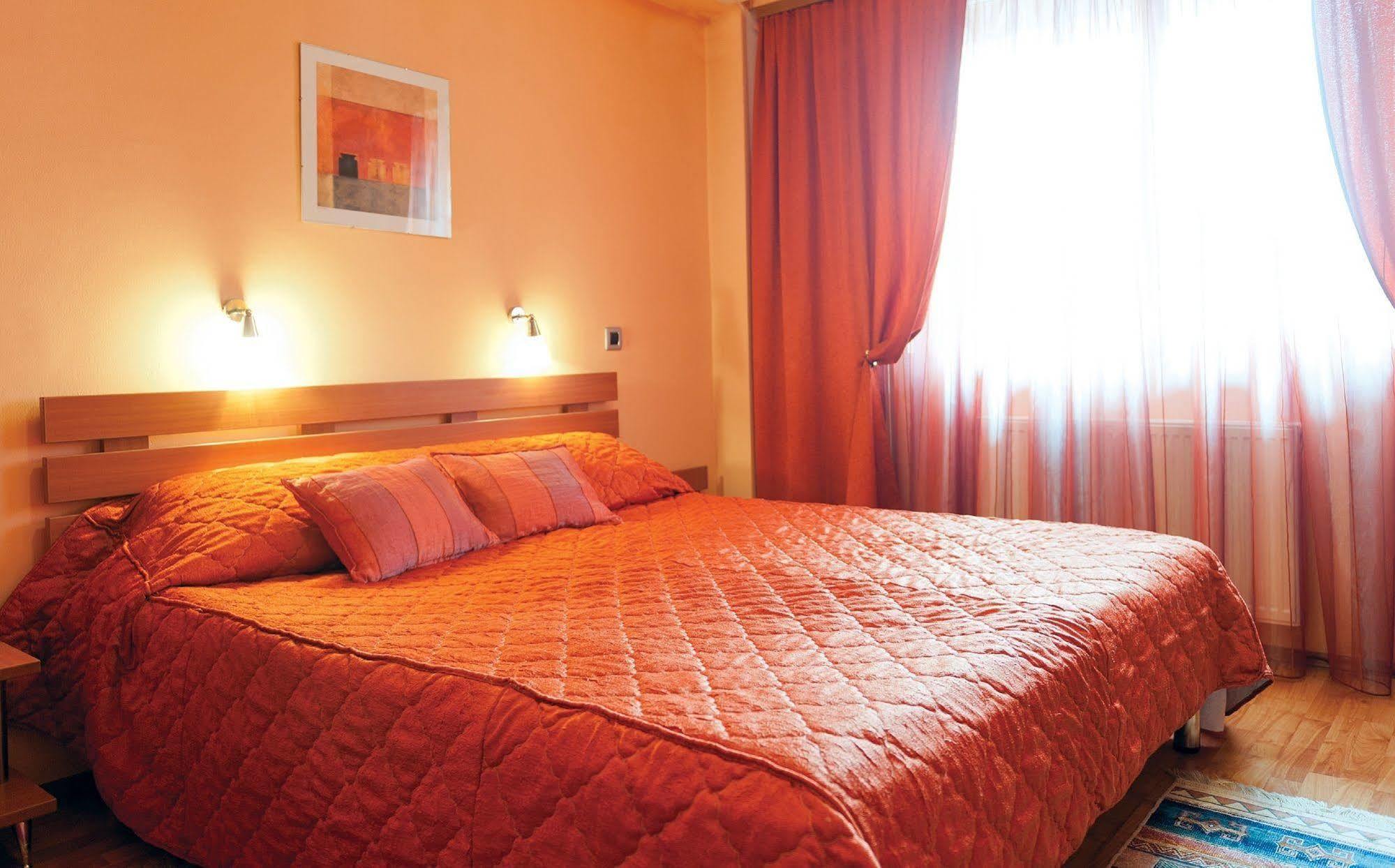 Leonardo Hotel Skopje Ngoại thất bức ảnh
