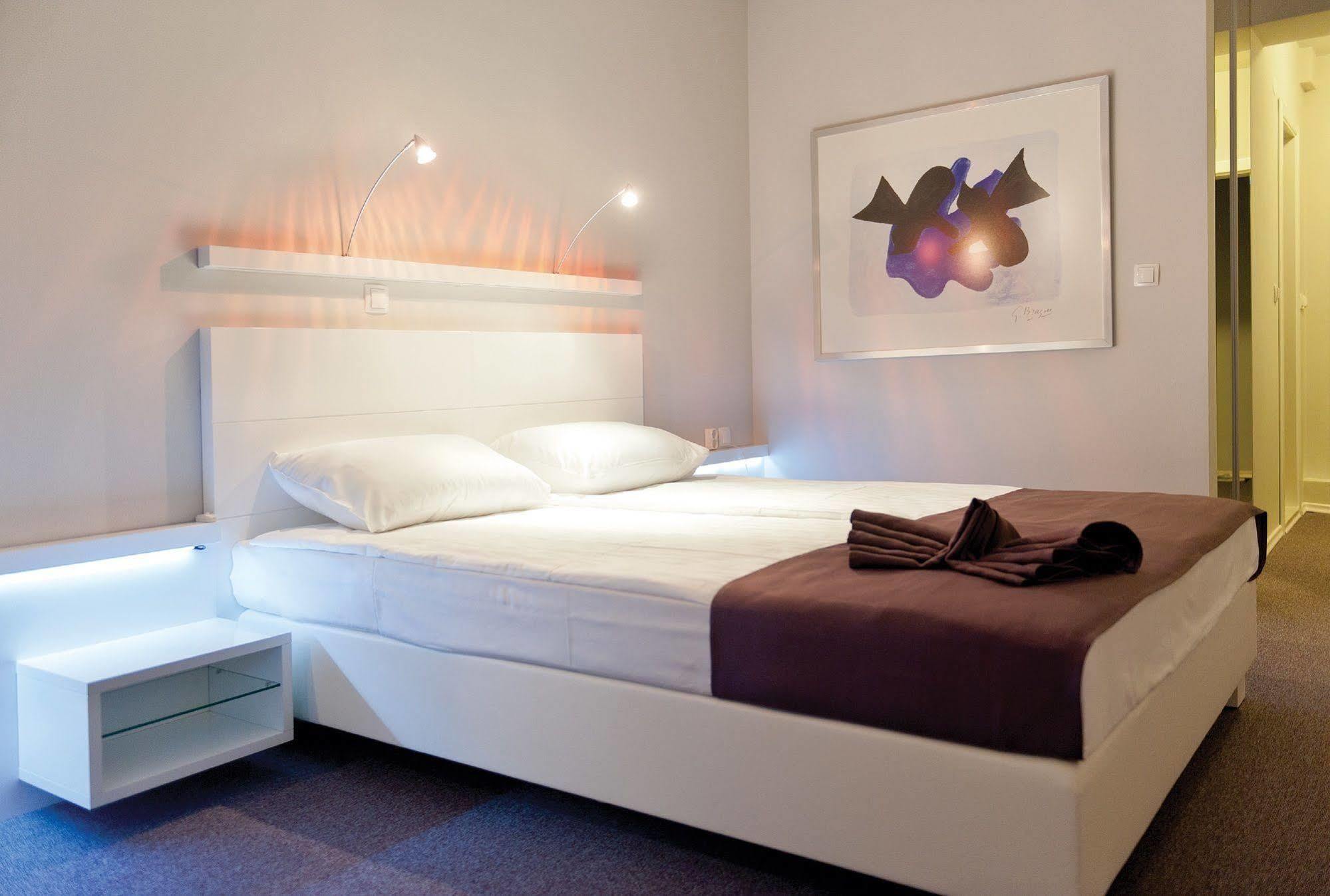 Leonardo Hotel Skopje Ngoại thất bức ảnh