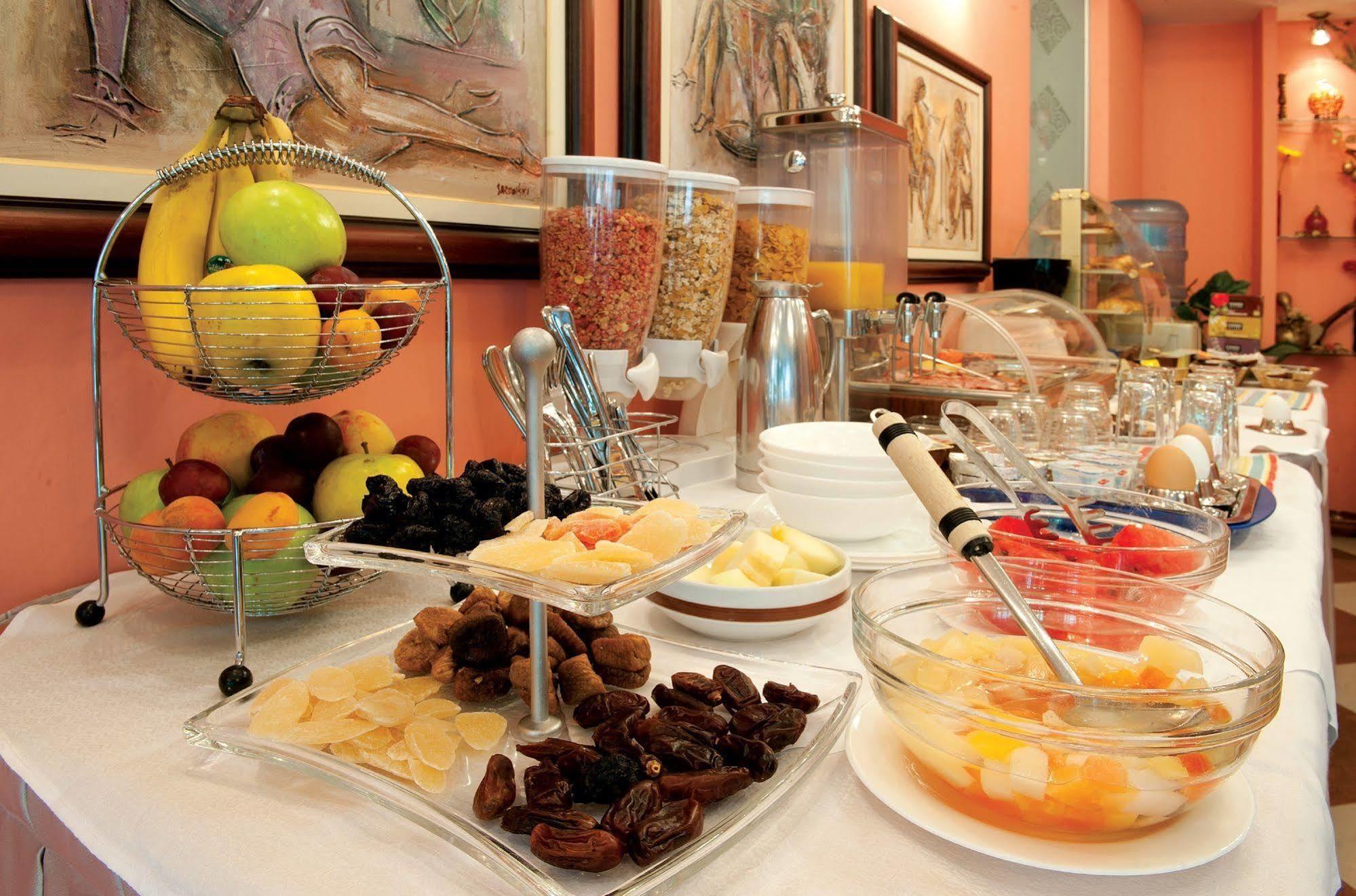 Leonardo Hotel Skopje Ngoại thất bức ảnh