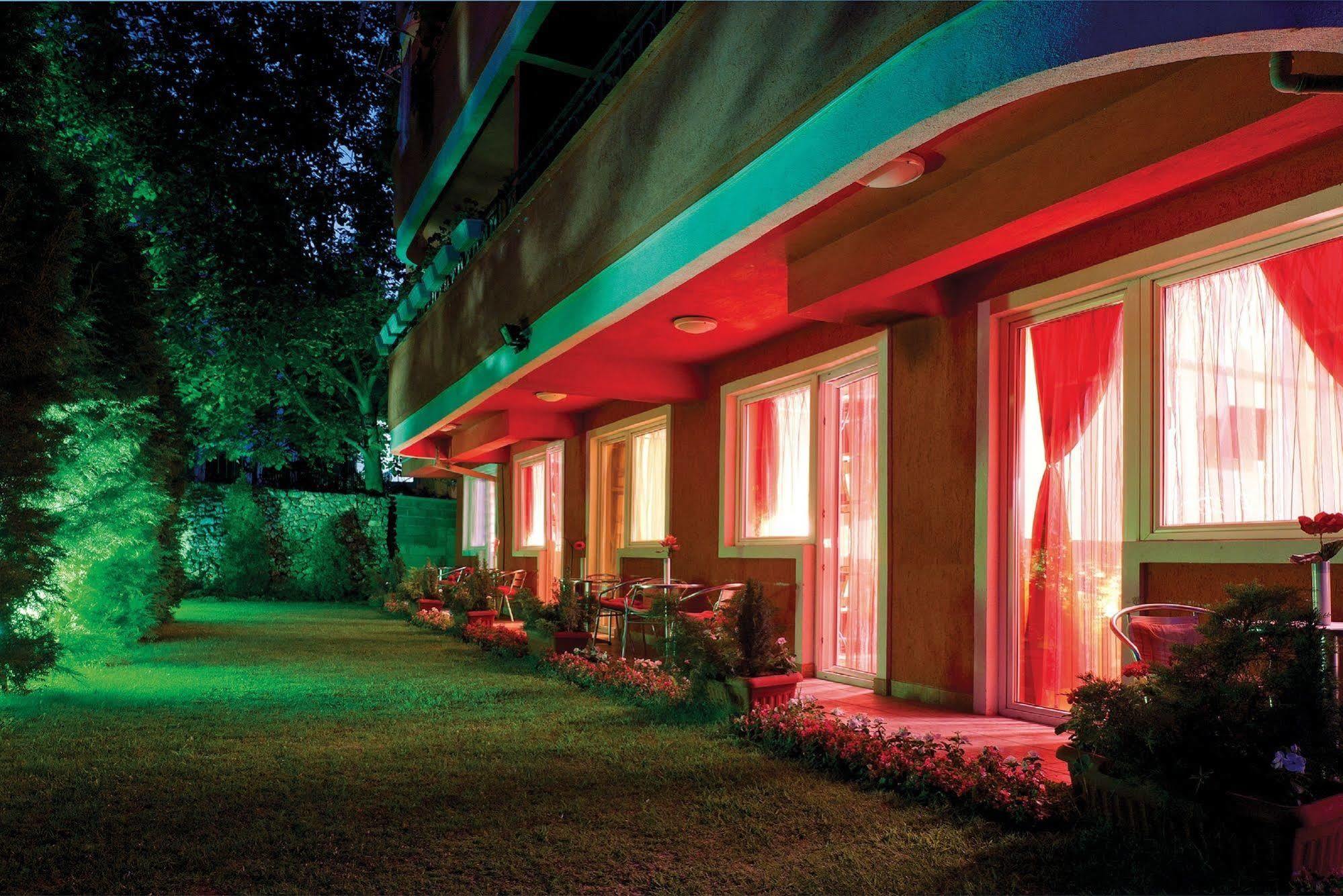 Leonardo Hotel Skopje Ngoại thất bức ảnh